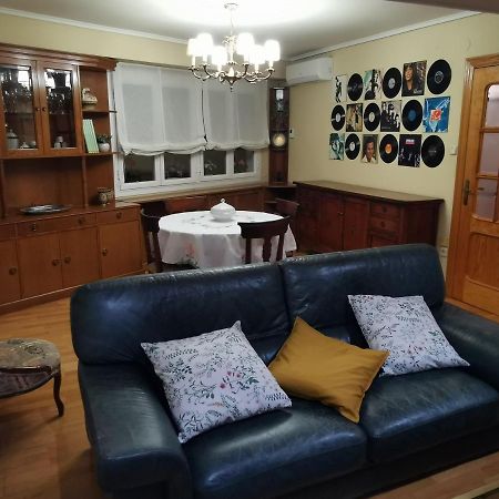 Comoda Vivienda En Хуеска Екстериор снимка