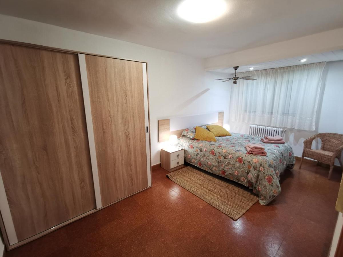 Comoda Vivienda En Хуеска Екстериор снимка