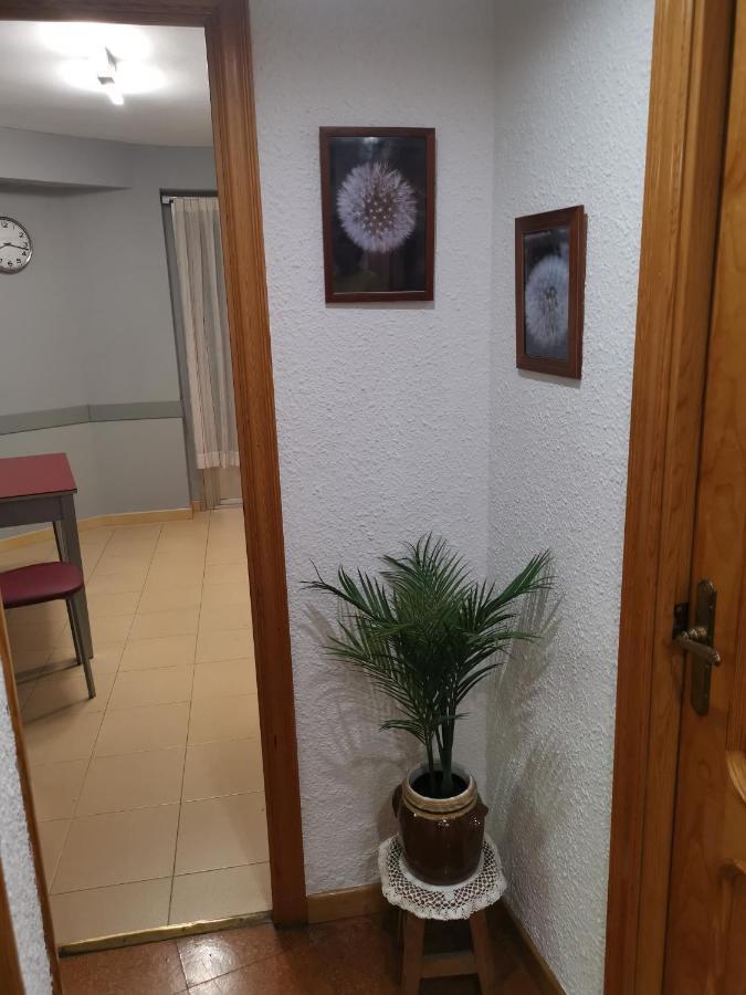 Comoda Vivienda En Хуеска Екстериор снимка